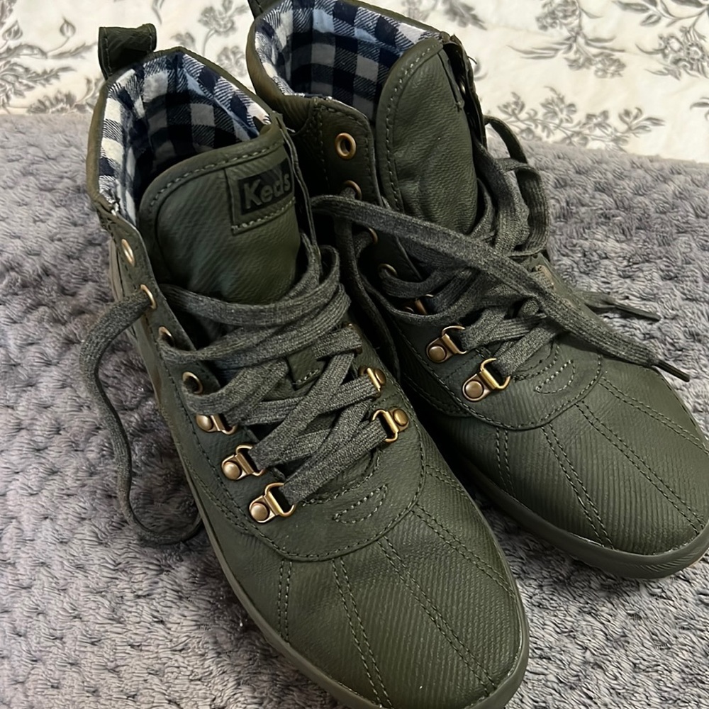 Army Green tennis shoes/booties